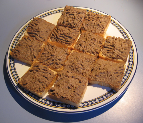 Crostini toscani, i “gróstìni”, insomma.